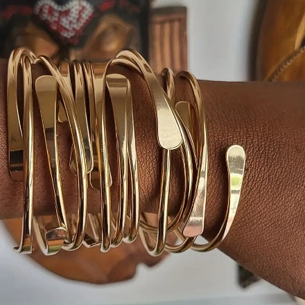 phone wrist lanyard.